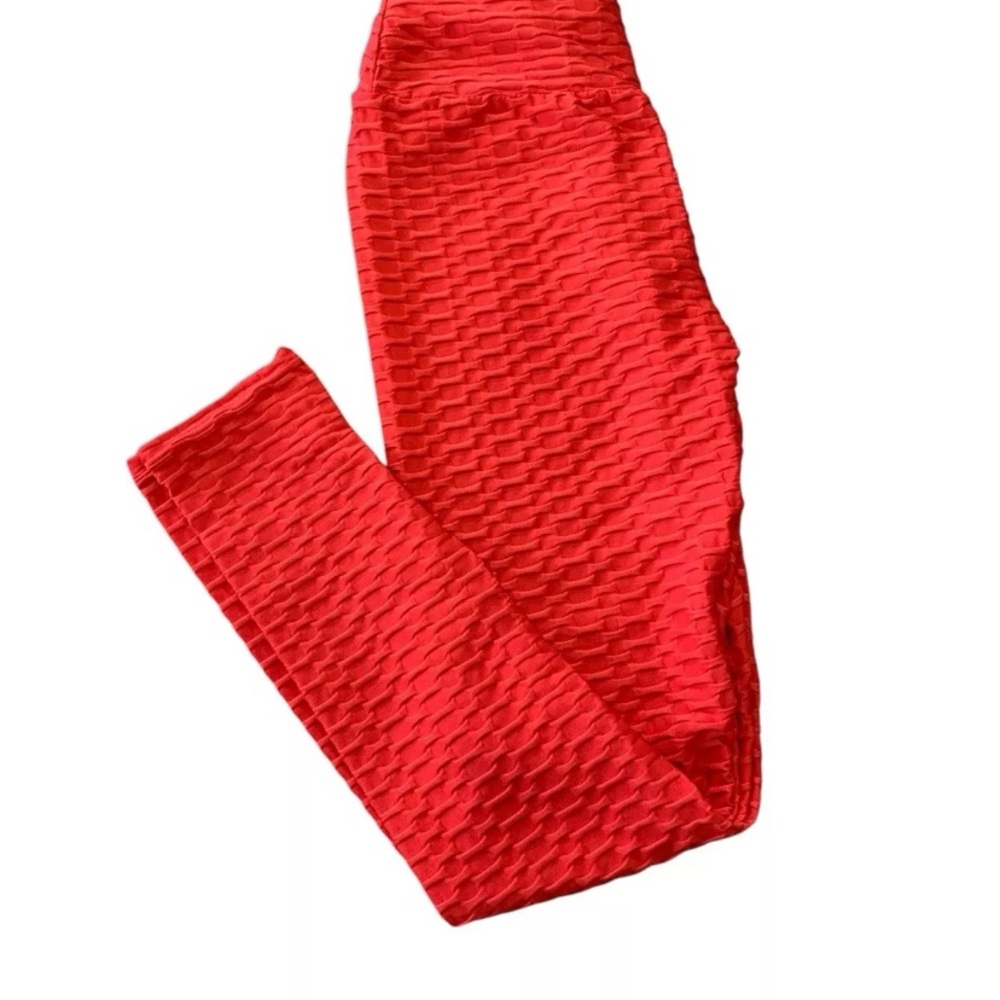 New Mix workout red leggings size L scrunch texture compression material